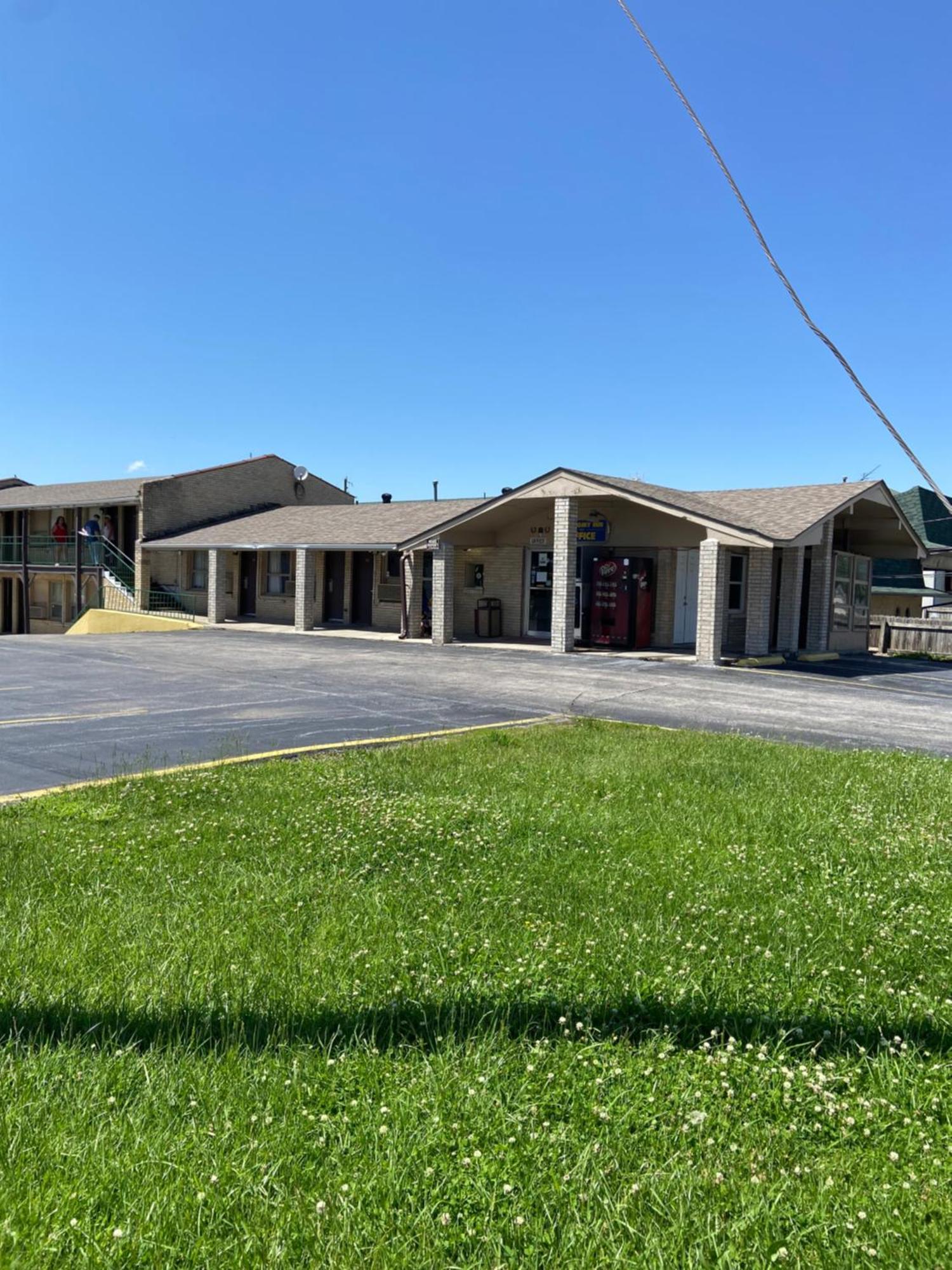 Glenstone Place Extended Stay Motel Springfield Exterior photo